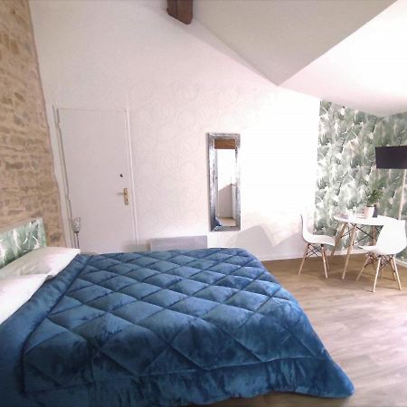 Appartement Oingt - Les Meubles Des Pierres Dorees Theize Exteriör bild